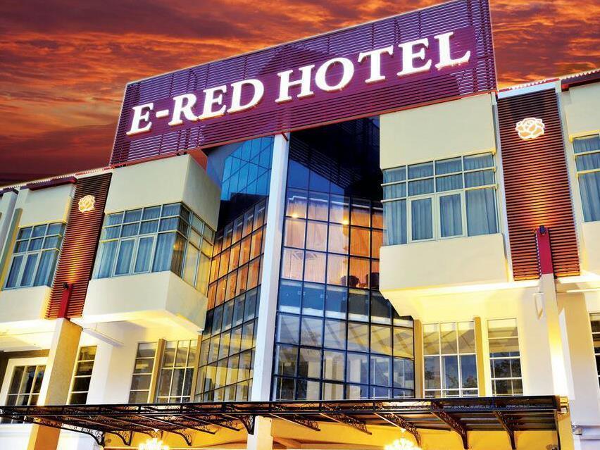 E-Red Hotel Alma Cosmo Bukit Mertajam Exteriör bild